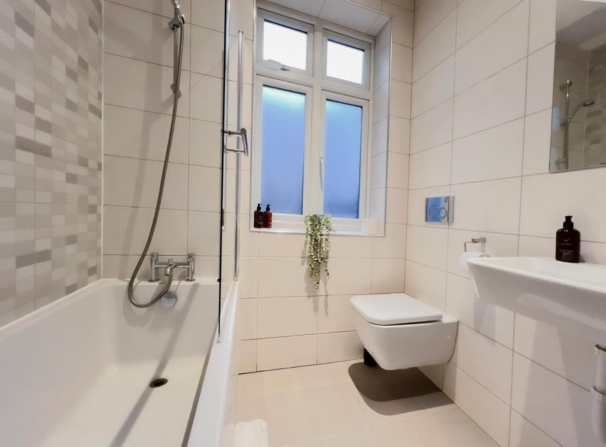 Prime Location Camden Luxury Apt Sleeps 6 London Exterior photo